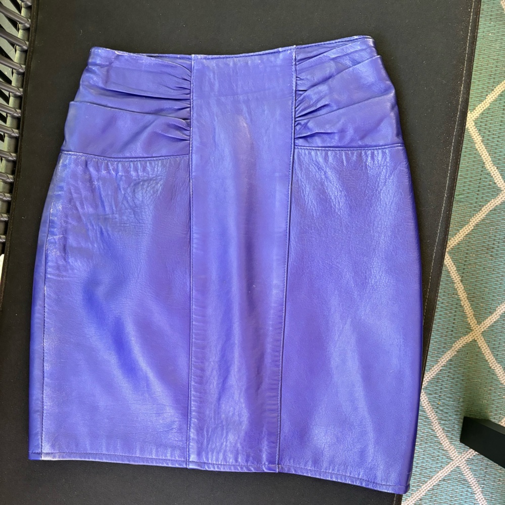 Purple leather short skirt